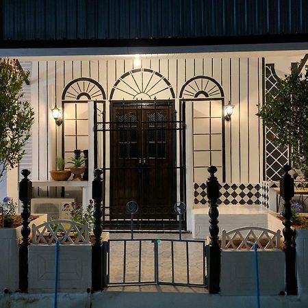 At Night Hotell Chumphon Eksteriør bilde